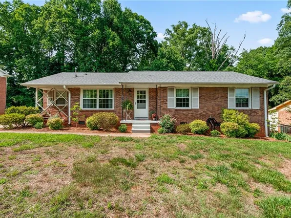 115 Flintfield Dr, Winston Salem, NC 27103