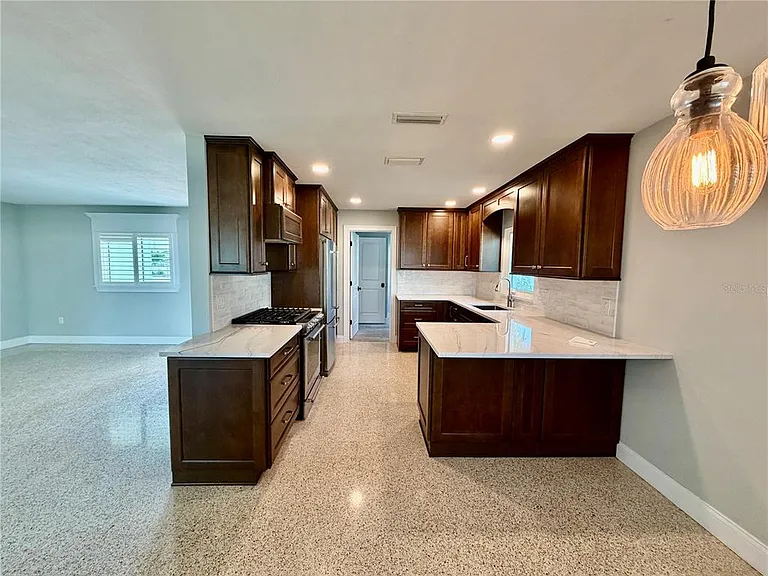 17045 Dolphin Dr — Photo 12