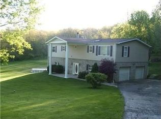 1002 Clinton Frankfort Rd, Clinton, PA 15026