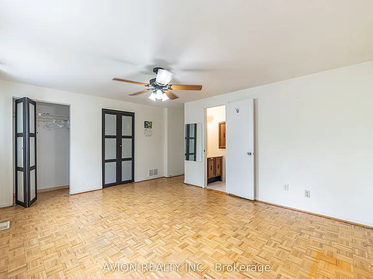 241 Weldrick Rd W — Photo 31