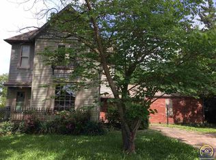 1812 SW Washburn Ave, Topeka, KS 66604