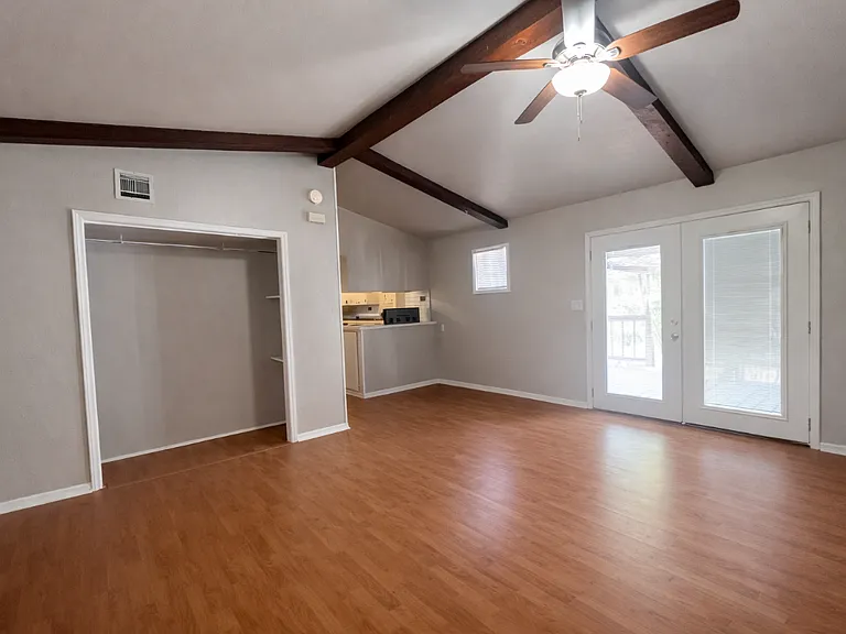 1817 Breckenridge Dr — Photo 5