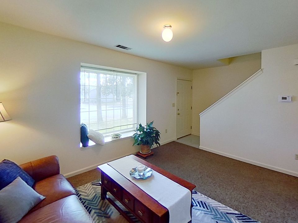 Cape-Cod Living Room