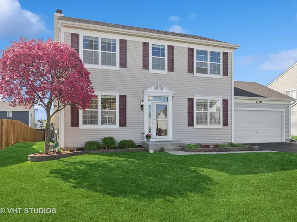 1710 Cashel Ln, McHenry, IL 60050