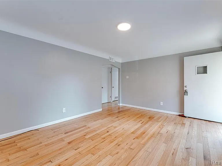 31979 Kathryn St — Photo 20