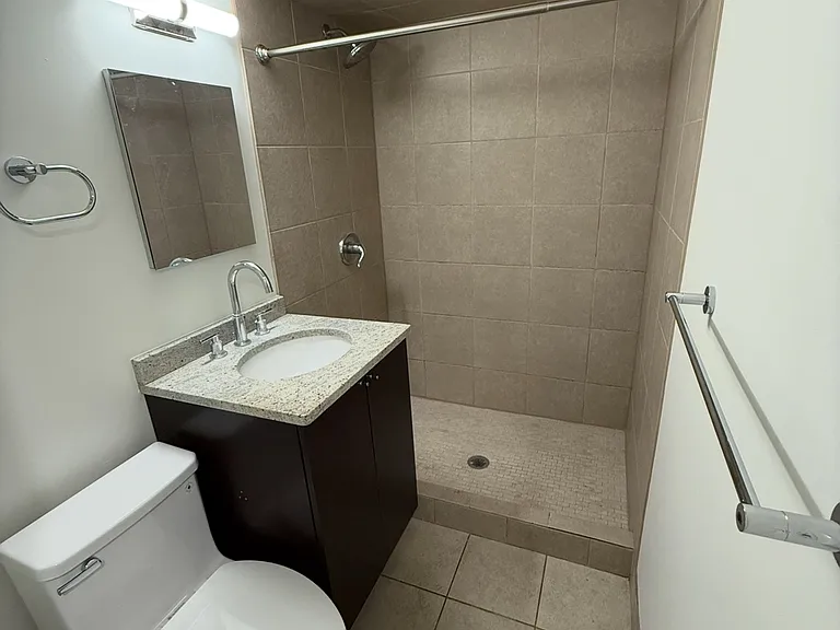 1511 N California Ave #R — Photo 4