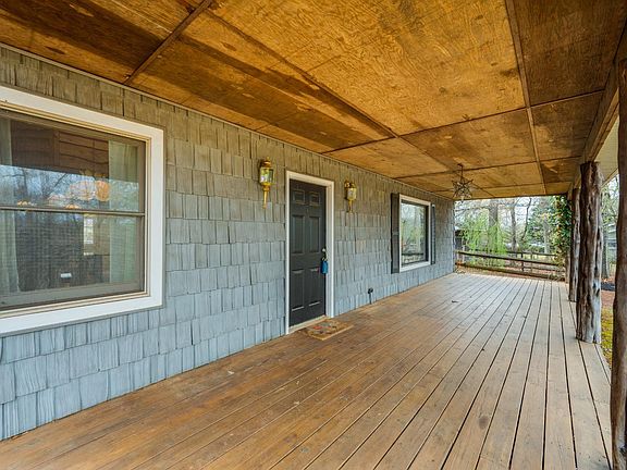 2nd image of 699 Winton Rd