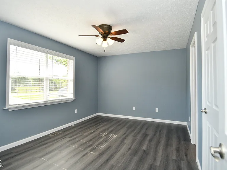 7826 Five Points Rd — Photo 22