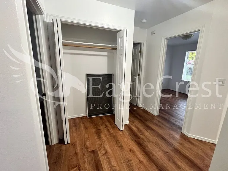 706 S College Ave — Photo 8