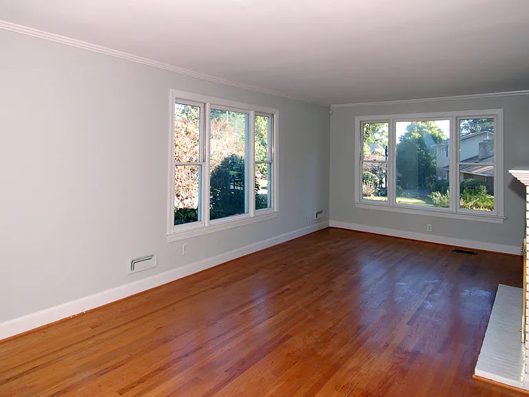 727 Graham St — Photo 7