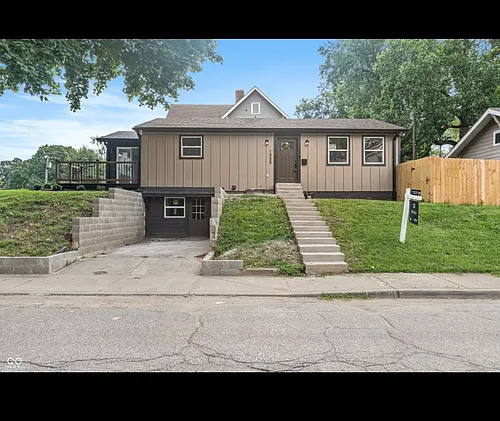 1555 N Dearborn St Photo 1