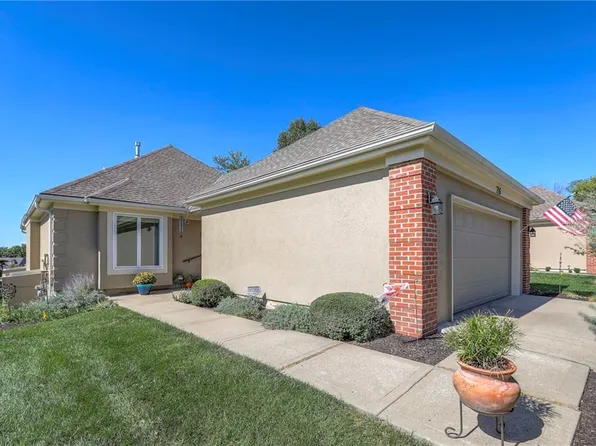 716 Bristol Ct, Liberty, MO 64068