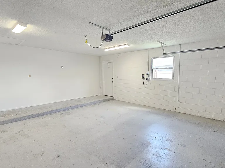12112 Rotuma St — Photo 32