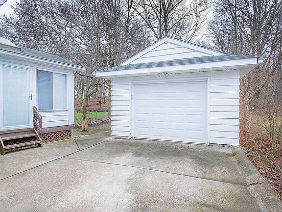 Oversized, one-car garage