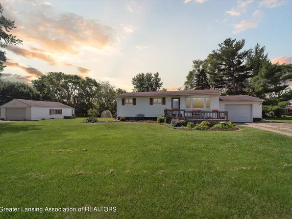 1100 Harvest Moon Way, Saint Johns, MI 48879