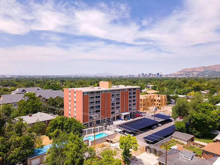 Irving Heights Apartments — Photo 51