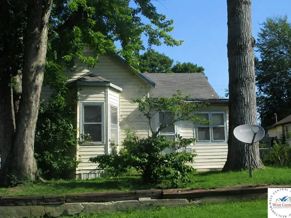 1107 E 9th St, Sedalia, MO 65301