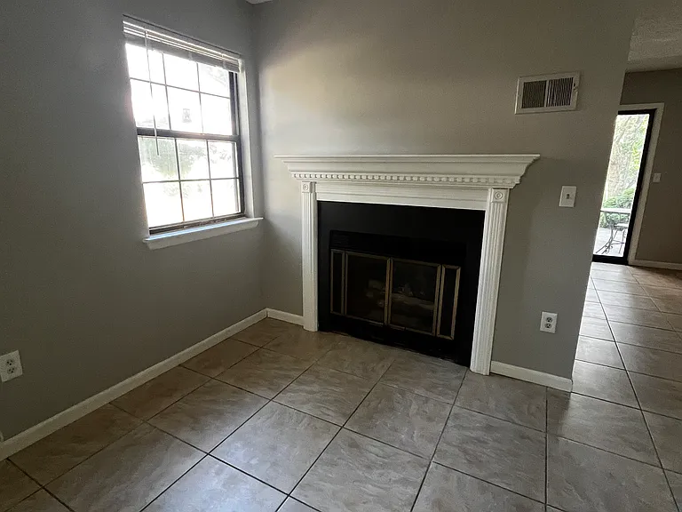 500 Goldthread Ct — Photo 2