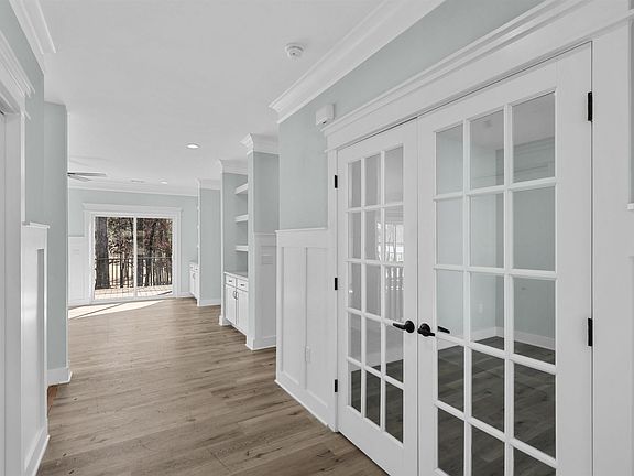 5th image of 115 Elliott Cir