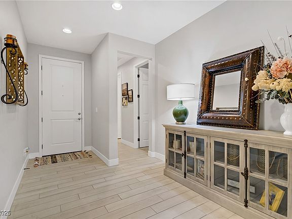 4th image of 129 Barton Bay Ave