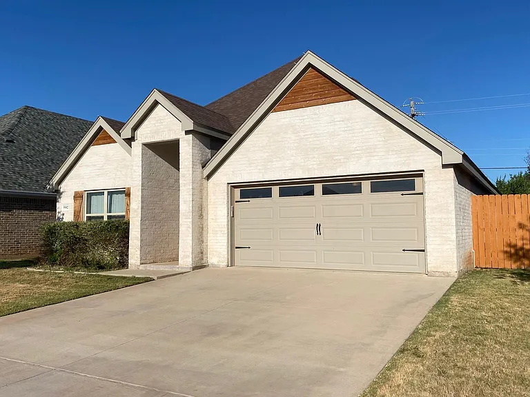 5902 Legacy Dr — Photo 2