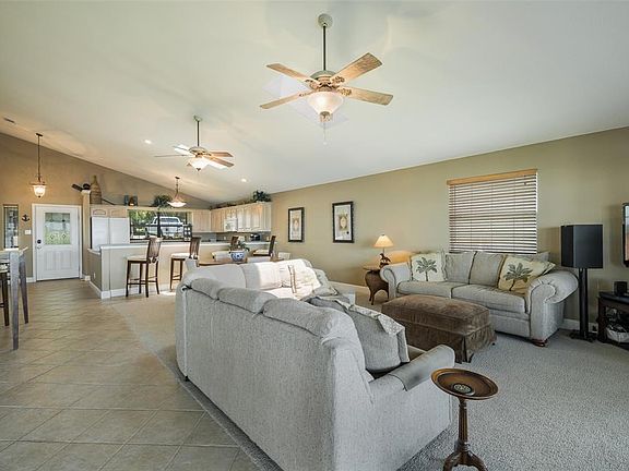 3rd image of 120 Harbor Dr