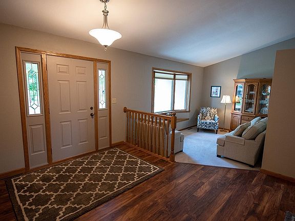 4th image of 1073 Oakview Dr
