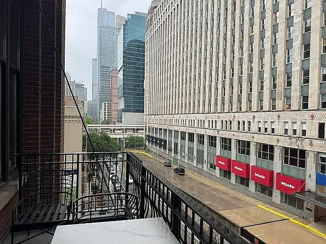 333 W Hubbard St #513 — Photo 4