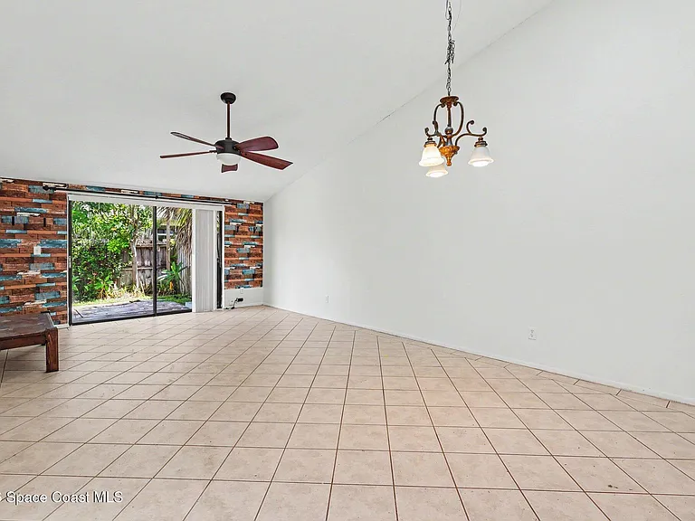 1032 Mary Joye Ave — Photo 3