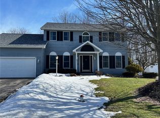 6045 Lisi Gardens Dr, North Syracuse, NY 13212
