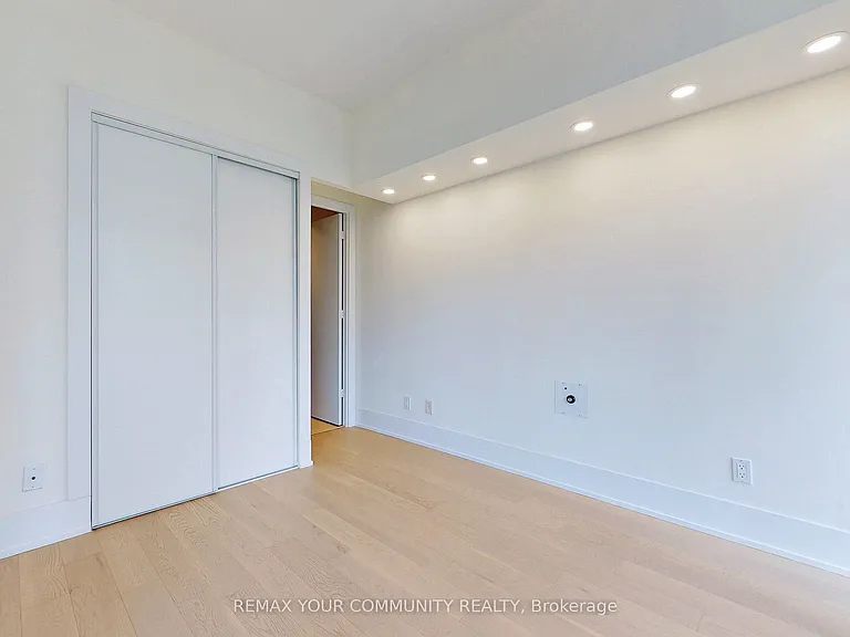 33 Charles St E #603 — Photo 10
