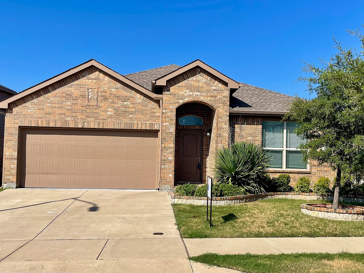 4 bed, 1650 sqft, $2,200 — Photo 2