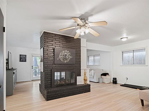 5th image of 2815 N Grove Ave