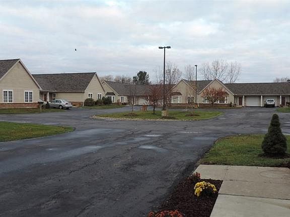 5th image of 528 Lancaster Ct