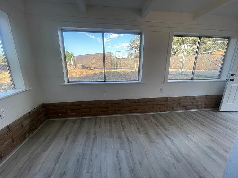10575 Leslye Ln — Photo 15