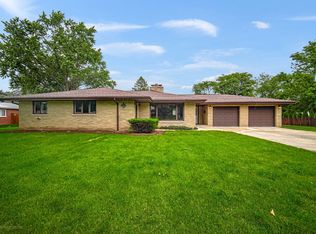 2453 Erskine Rd, Joliet, IL 60433