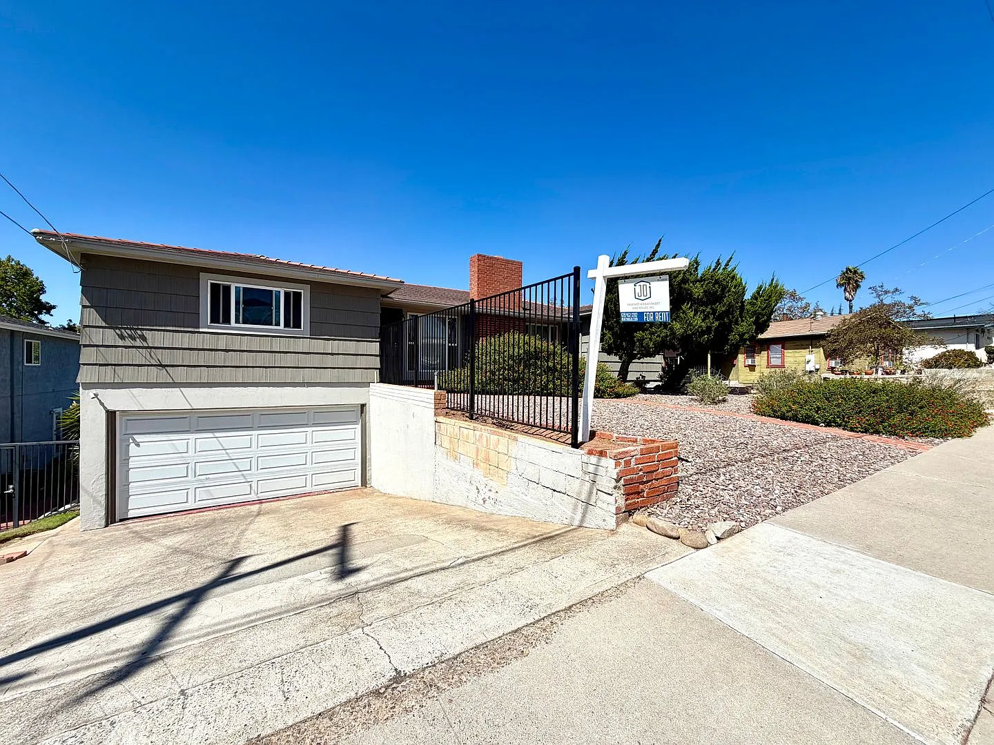 5 Bedroom, 3 Bath in College Area!! — Photo 2