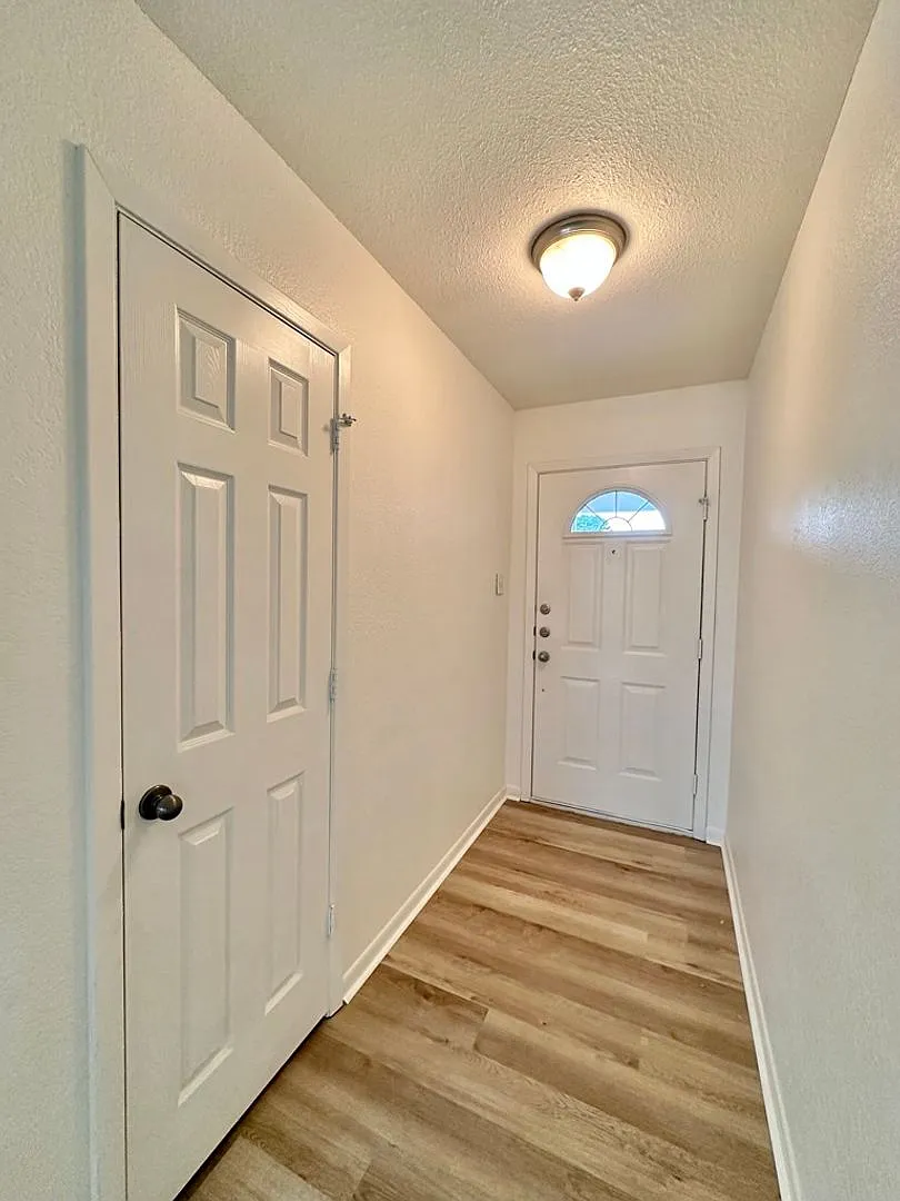 Hickory Dr 805 — Photo 3