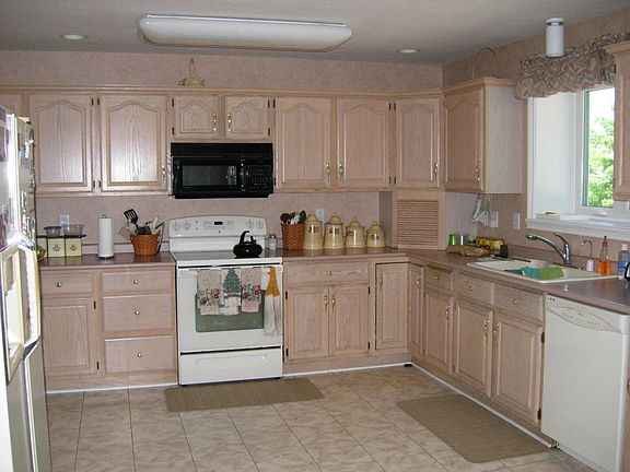 Large & open kitchen