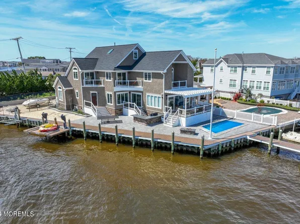 1 Pershing Blvd, Lavallette, NJ 08735