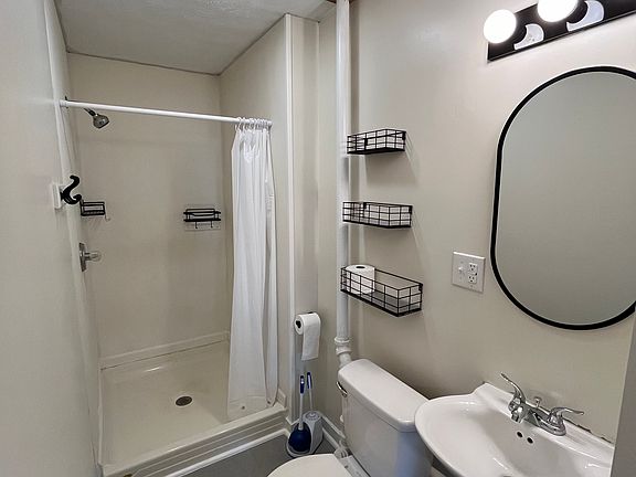 5th image of 1708 Leer St #A