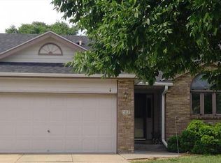 707 Lester Dr, Lincoln, NE 68521