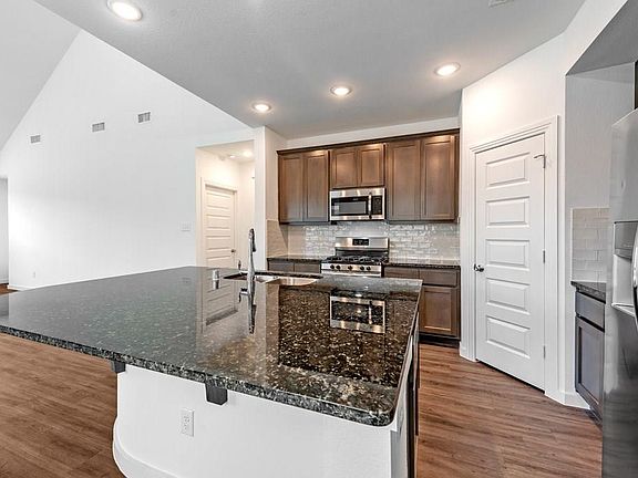 4th image of 1216 Friesian Ln