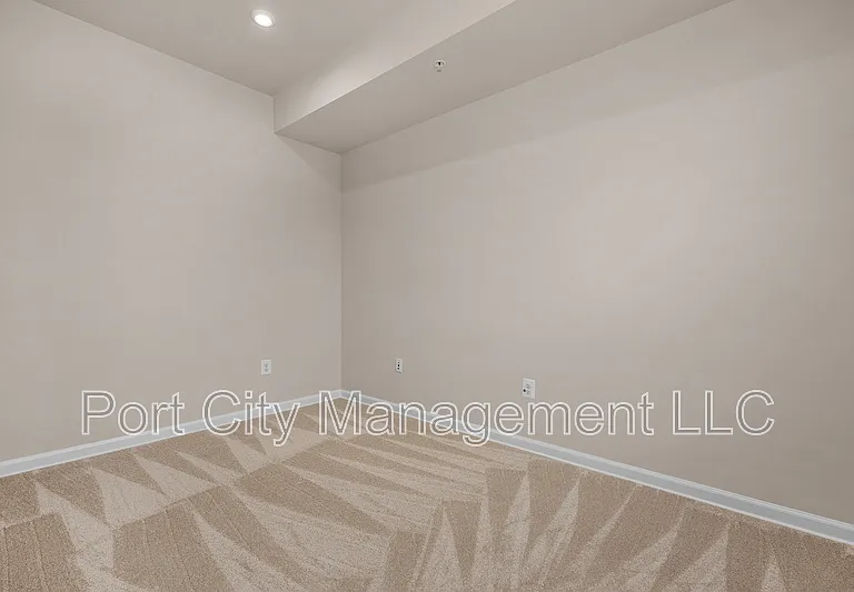133 S Macon St — Photo 19