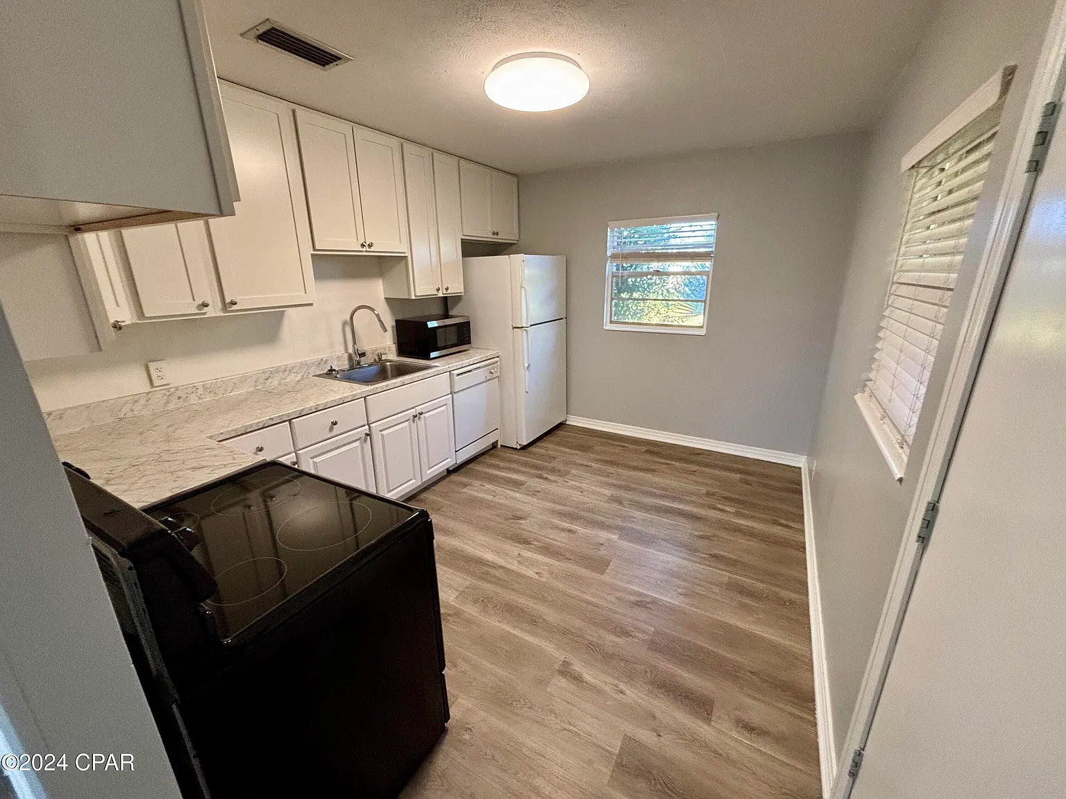2 bed, 891 sqft, $1,650 — Photo 4