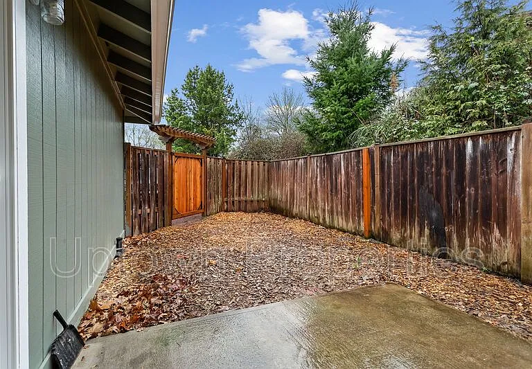 17354 Merlo Rd — Photo 27