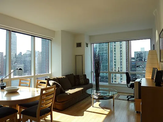 Rented by Luxury Property Group | media 48