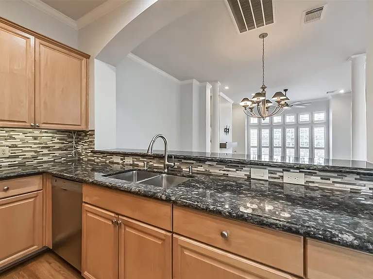 5432 Venice St — Photo 16