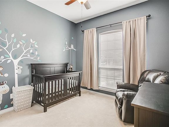 3rd image of 11316 Oxford Pl