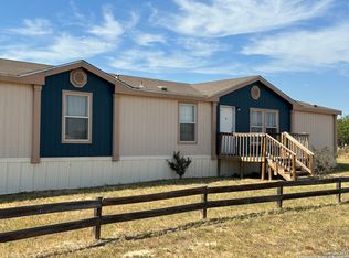 605 Terrace Hill Ln, Floresville, TX 78114